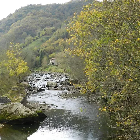 Torrepalacio فندق 2*