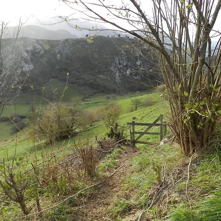 Torrepalacio فندق 2*